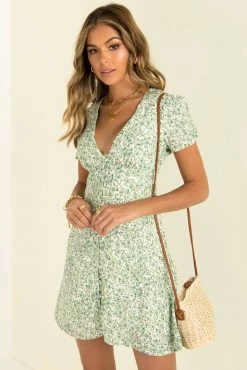 Sundae Muse Petra Dress / Green New Arrivals 18 Sundae Muse Petra Dress / Green New Arrivals