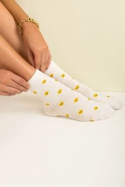 Sundae Muse Smiley Socks / White Accessories