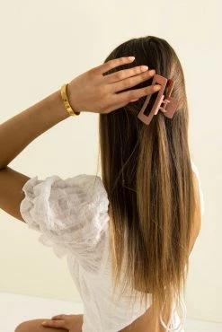 Sundae Muse Bobby Claw Clip / Beige Accessories 10 Sundae Muse Bobby Claw Clip / Beige Accessories