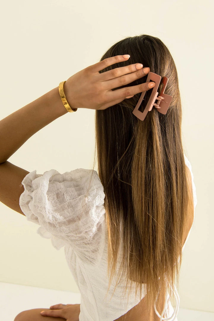 Sundae Muse Bobby Claw Clip / Beige Accessories 6 Sundae Muse Bobby Claw Clip / Beige Accessories