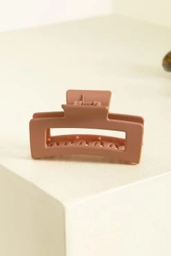 Sundae Muse Bobby Claw Clip / Beige Accessories 9 Sundae Muse Bobby Claw Clip / Beige Accessories