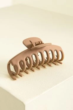 Sundae Muse Regina Claw Clip / Beige