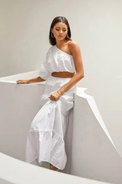 Sundae Muse Nixie Top / White 22 Sundae Muse Nixie Top / White